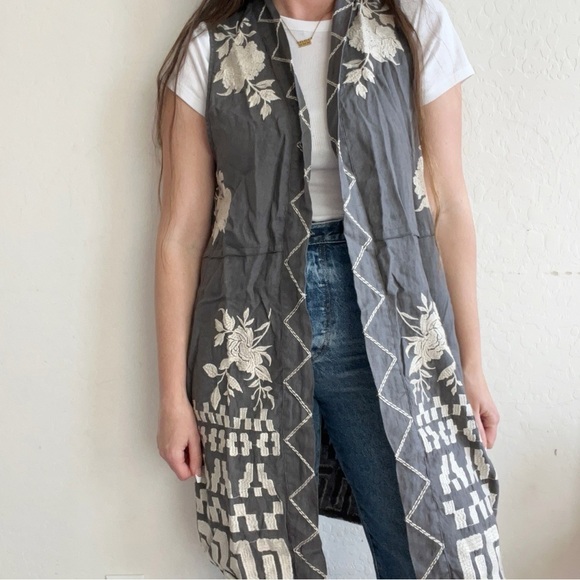 Johnny Was Dark Gray White Embroidered Linen Vest - Picture 1 of 8